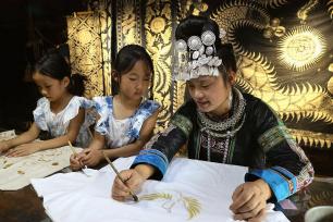 贵州榕江：苗寨非遗代代传