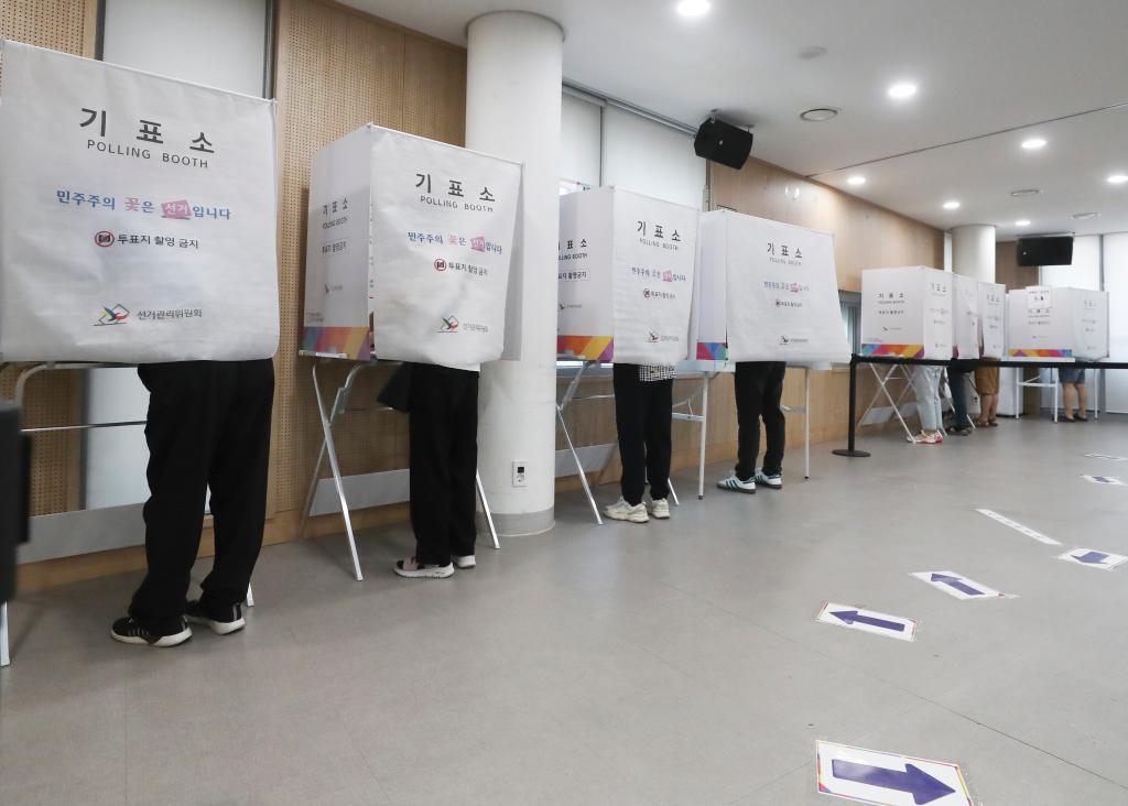韩国选举机构因选票短缺事件遭搜查