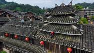 湖南怀化：工人修缮古廊桥守护传统村落