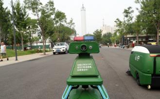 北京：公园智能巡逻机器人上岗