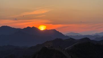 河北承德：金山岭长城夕阳美如画