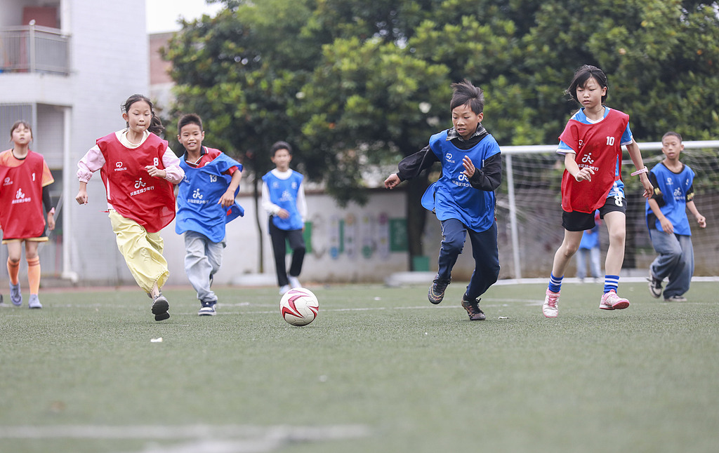 贵州黔西：校园足球促学生健康成长