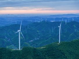 浙江湖州：风电机组源源不断输送电能