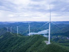 浙江湖州：风电机组源源不断输送电能