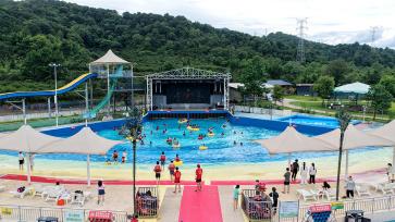 江西峡江：高温天气催生夏日经济