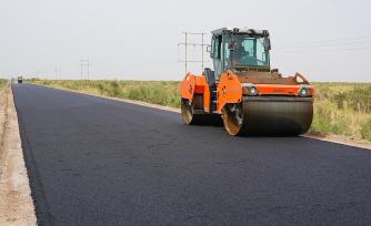 新疆尉犁：农村公路建设助力乡村振兴