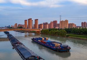 江苏淮安：京杭运河夏季运输忙