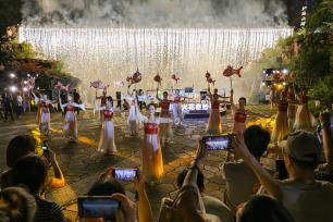 安徽黄山：文旅融合激活夏日夜经济