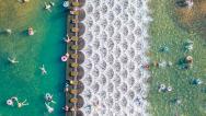 浙江长兴：市民夏日戏水乐享清凉