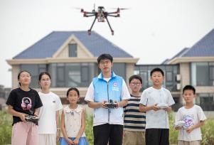 江苏南通：航空科普点亮七彩暑期