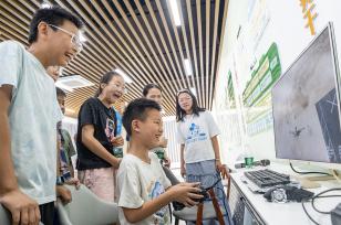 江苏南通：航空科普点亮七彩暑期