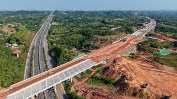 四川眉山：天眉乐高速公路建设稳步推进