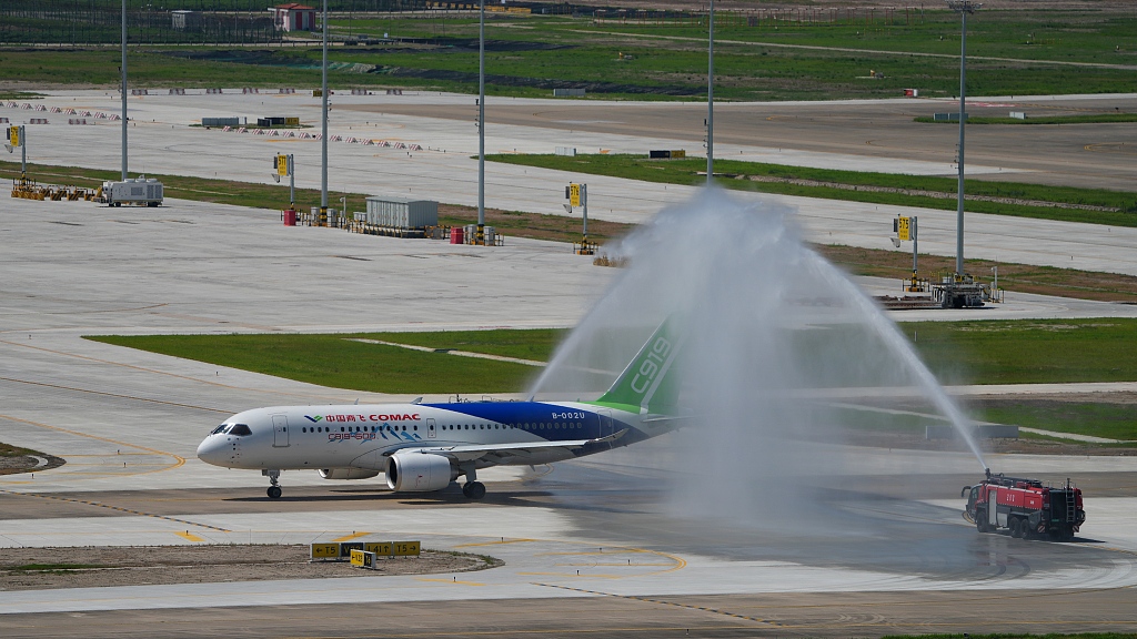 C919飞机高原型完成首次飞行试验