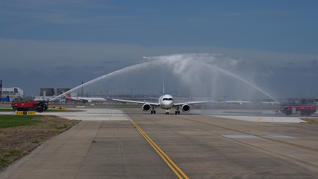 C919飞机高原型完成首次飞行试验