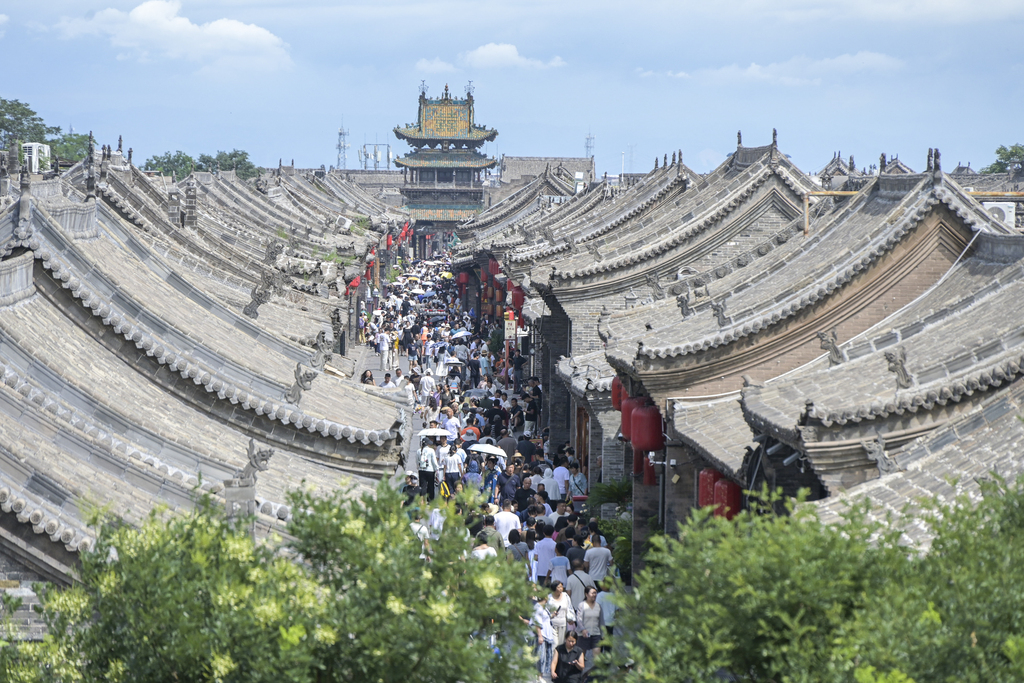 山西晋中：平遥古城暑期旅游持续升温