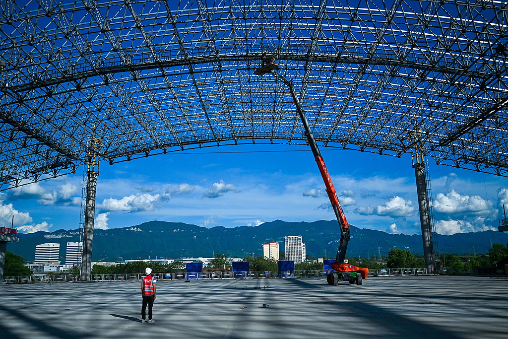 西渝高铁广安东站主体结构完工