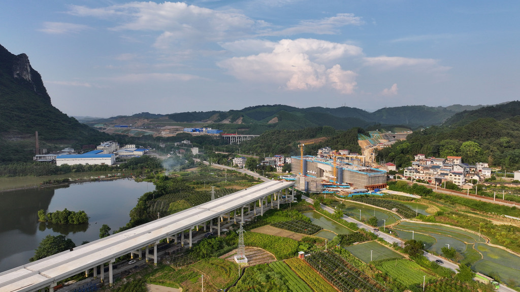 广西柳州：融福高速建设正酣