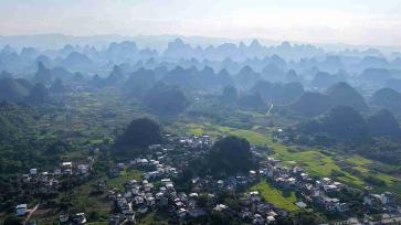 广西桂林：初秋田园风光如画