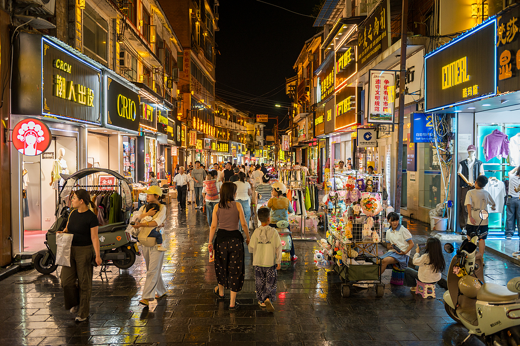 贵州织金：古城夜市烟火旺