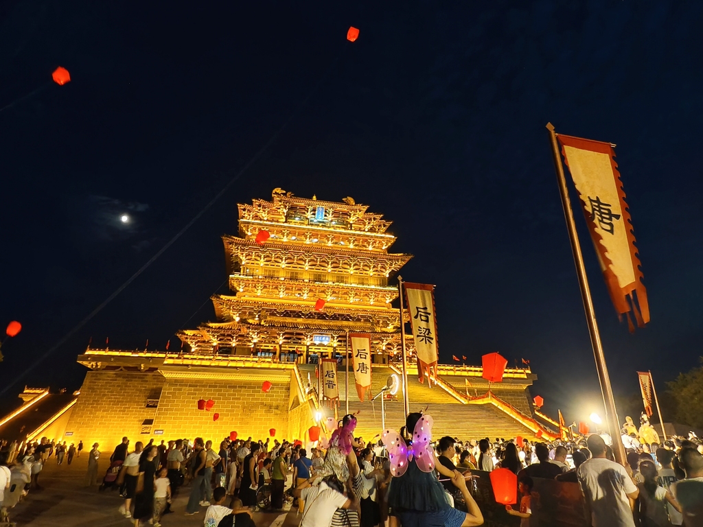 山西永济：鹳雀楼夜游活动点亮文旅消费