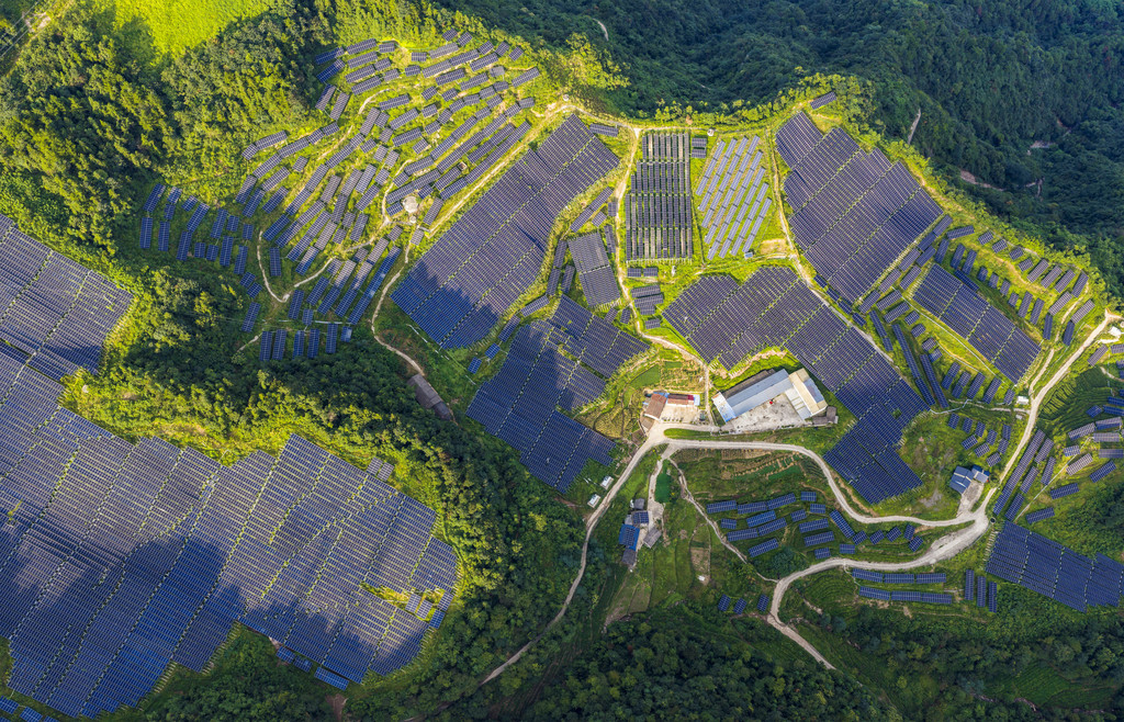 湖北宜昌：三峡库区光伏发电助力乡村振兴