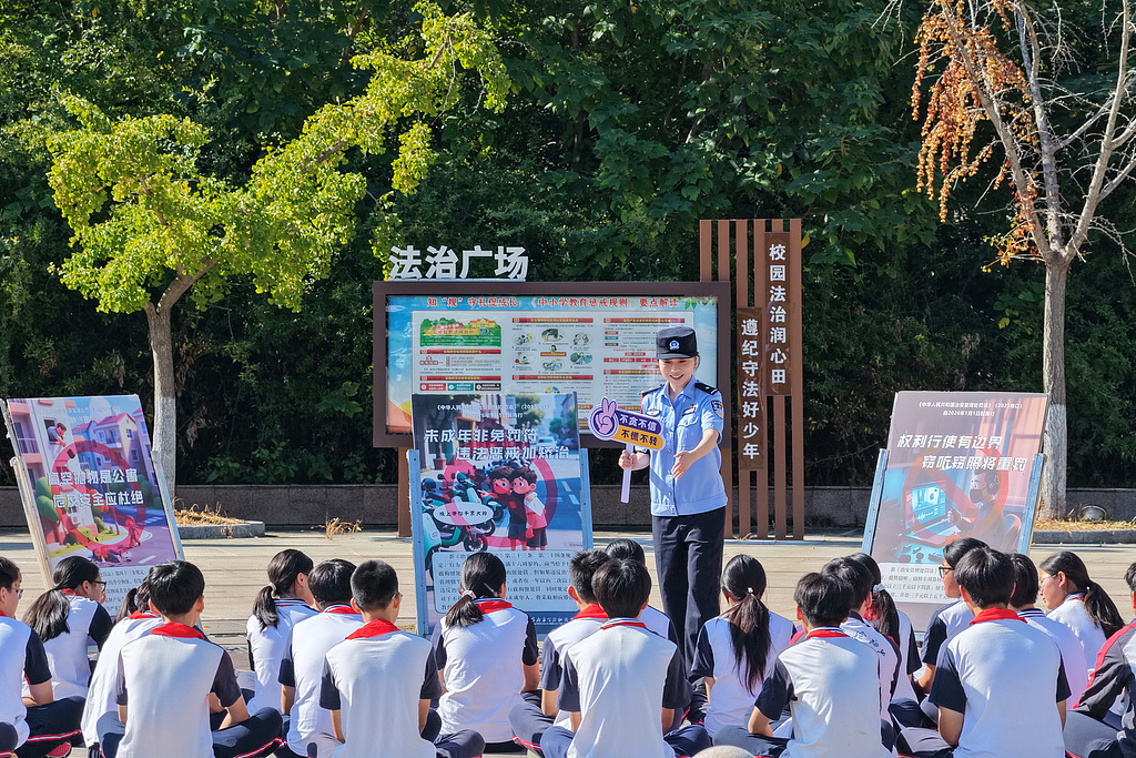 江苏宝应：法治宣讲进校园