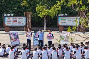 江苏宝应：法治宣讲进校园