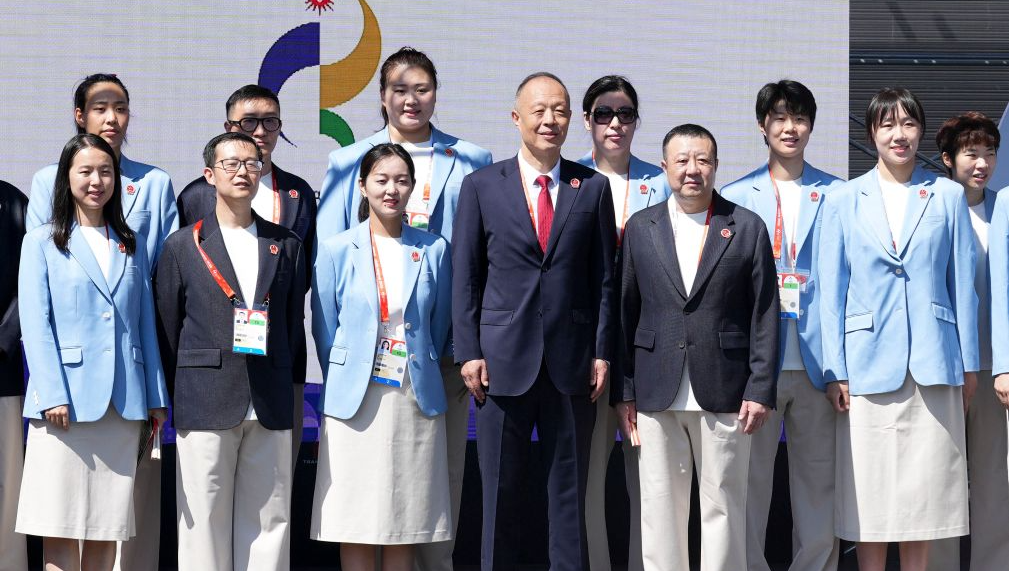 中国代表团亮相亚运会欢迎仪式