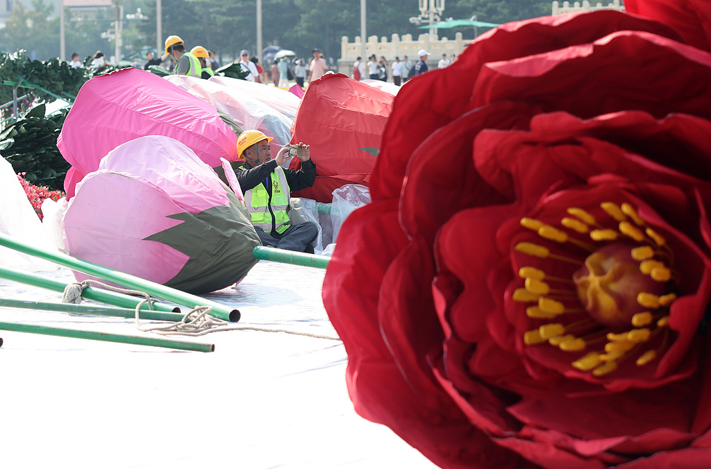 天安门广场“祝福祖国”巨型花篮“上新”