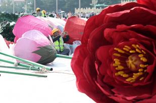 天安门广场“祝福祖国”巨型花篮“上新”