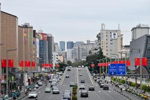 四川成都：红旗满城迎国庆