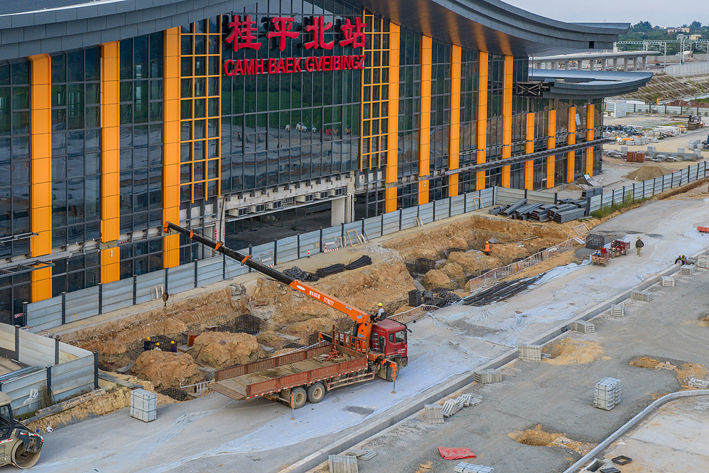 广西贵港：桂平北站国庆施工忙