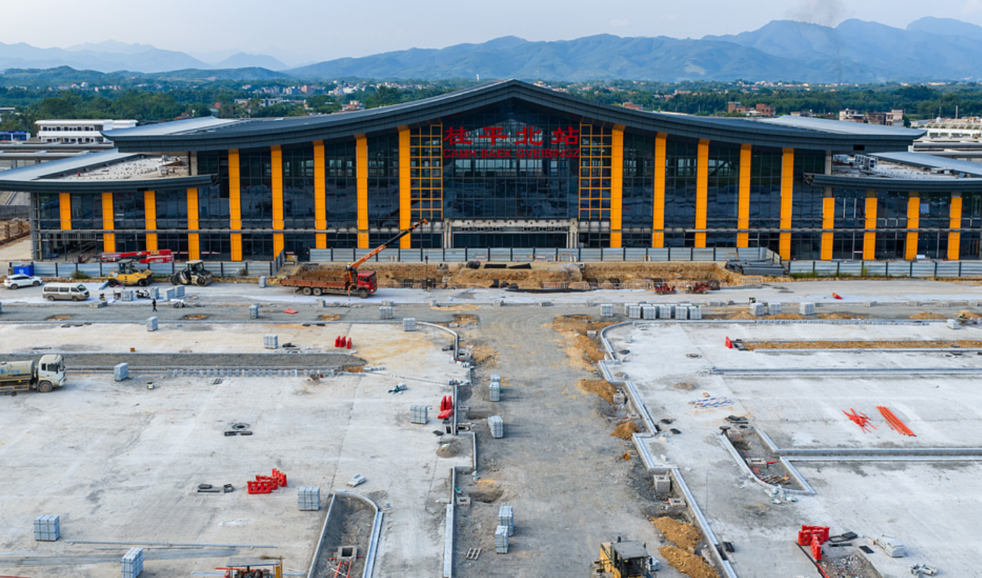 广西贵港：桂平北站国庆施工忙