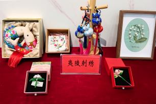 湖北宜昌：峡江特色非遗作品集中亮相