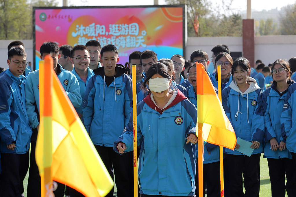 甘肃平凉：校园“阳光游园会”趣享欢乐