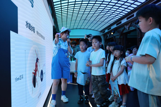 中车唐山公司开展六一亲子活动712.png